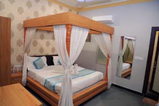 the yash resort and hotel