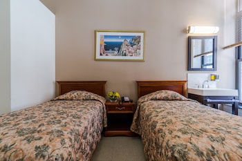 americana inn