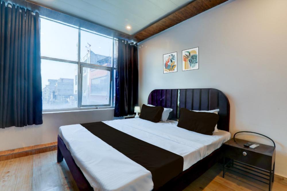 super hotel o aastha inn