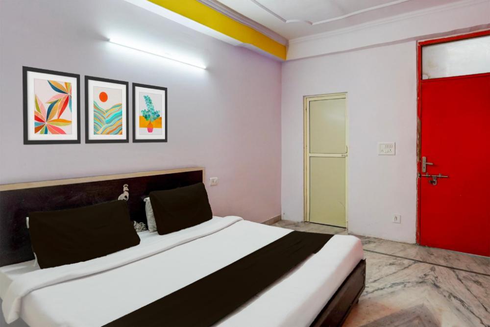 super hotel o maharaja near by vinayak hospital gali no 5