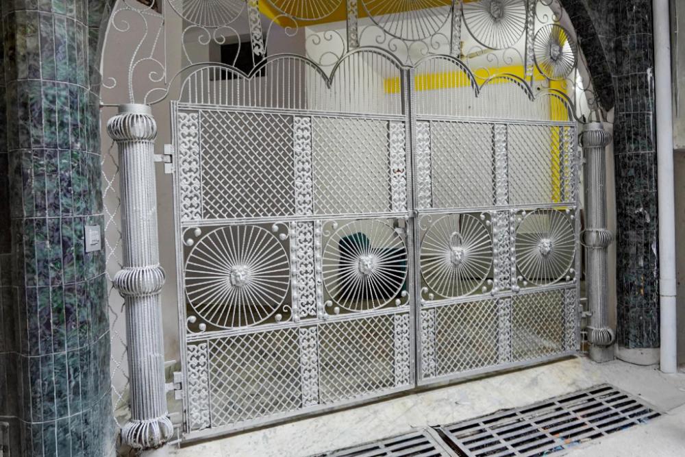 super hotel o maharaja near by vinayak hospital gali no 5