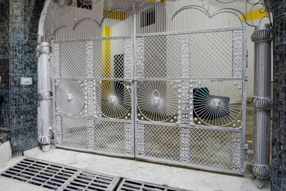 super hotel o maharaja near by vinayak hospital gali no 5