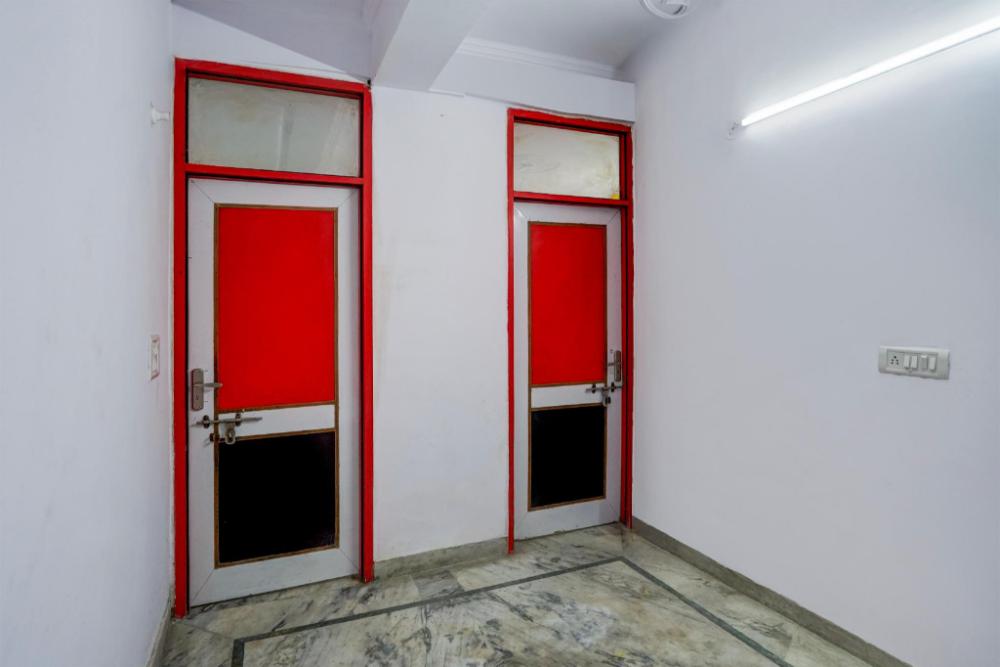 super hotel o maharaja near by vinayak hospital gali no 5