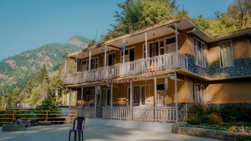 happy returns home jibhi