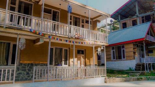 happy returns home jibhi