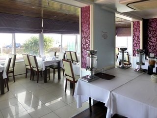 oyo stade court hotel