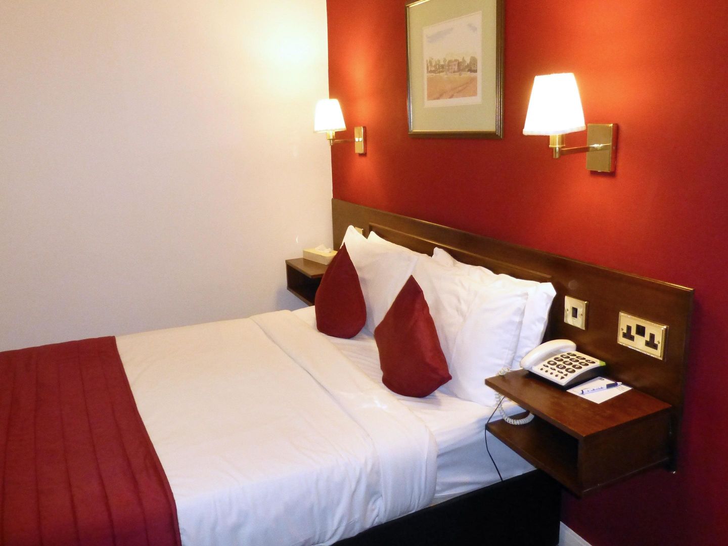 oyo stade court hotel