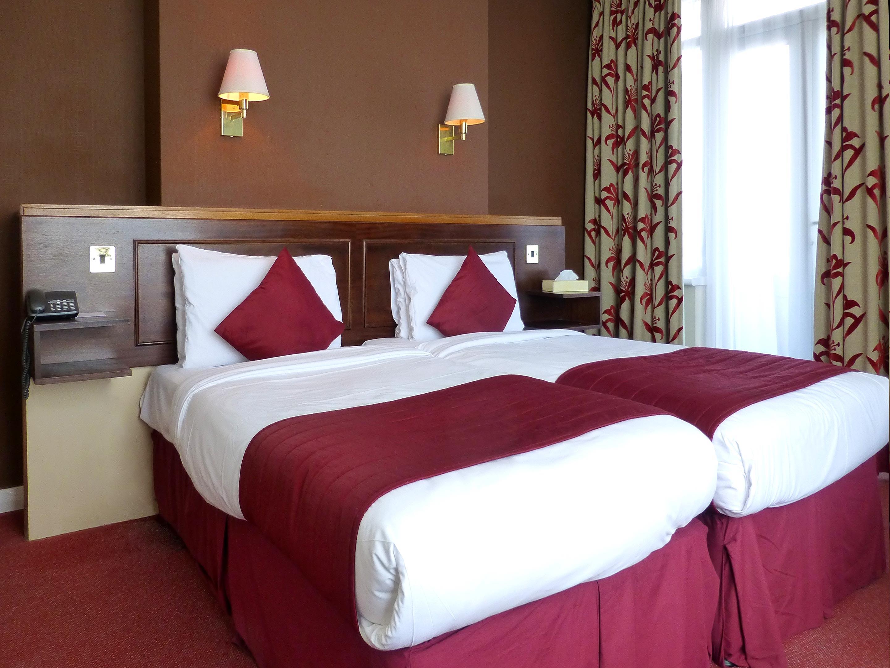 oyo stade court hotel