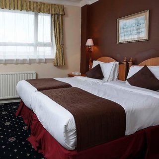 oyo stade court hotel