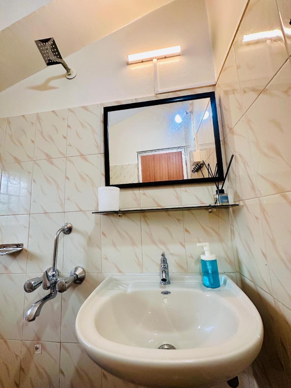 caroline guest house 07