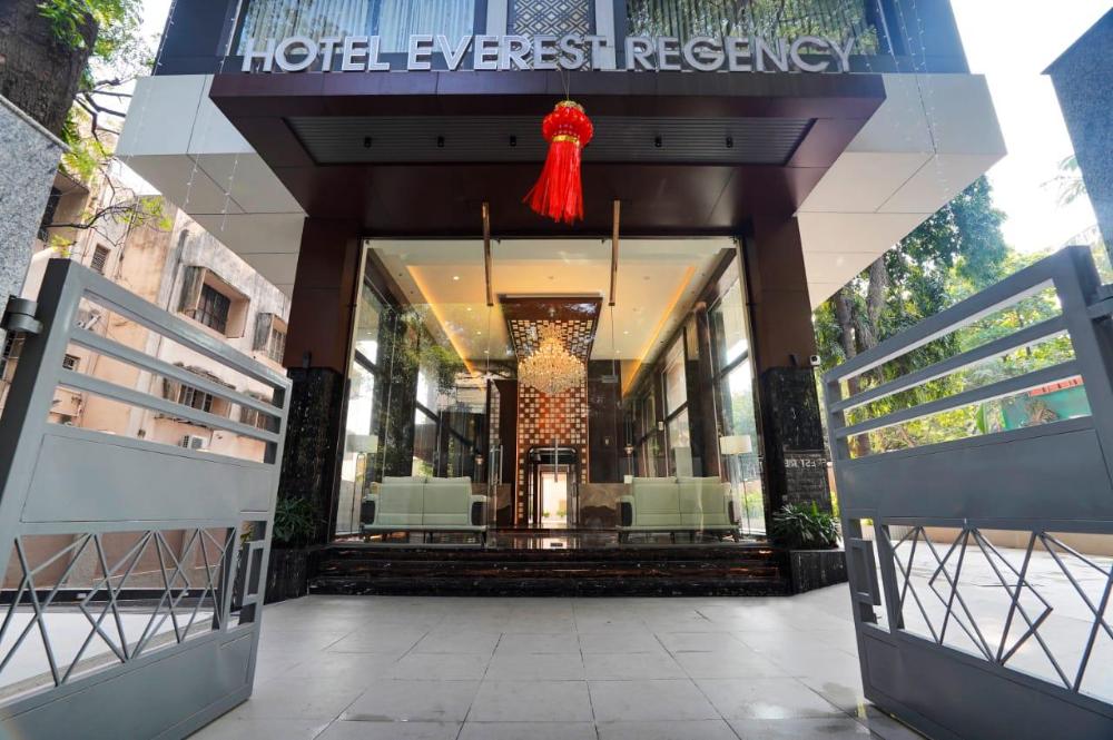 hotel everest regency pune