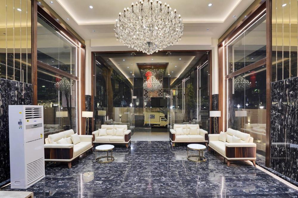 hotel everest regency pune