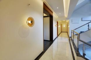 hotel everest regency pune