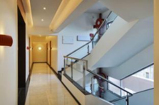 hotel everest regency pune