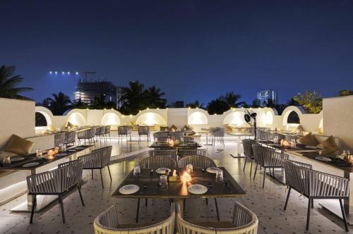 hotel everest regency pune