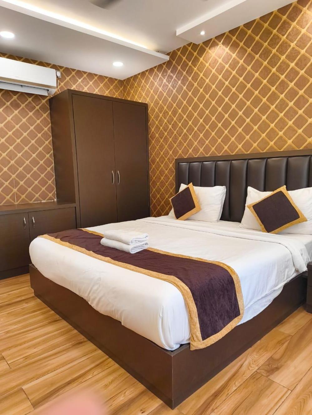 hotel parth residence deoria uttar pradesh