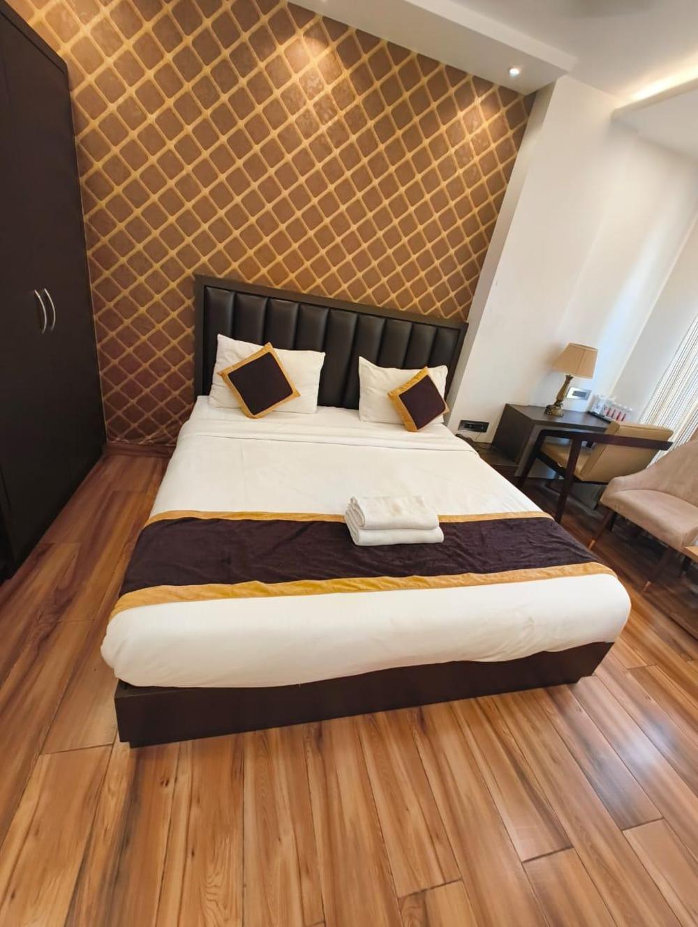 hotel parth residence deoria uttar pradesh