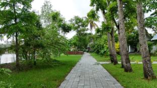 brackish kayal resort