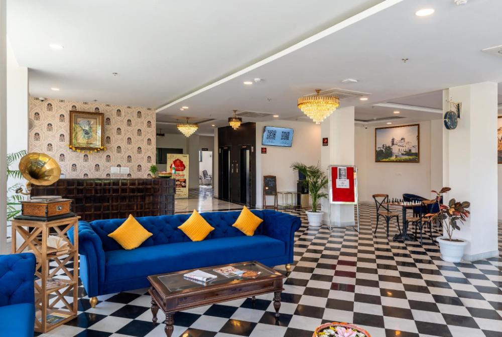 hotel de glance udaipuri restaurant i terrace swimming pool i banquet