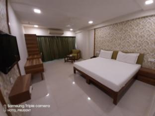 hotel prudent vadodara