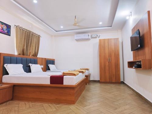 sri krishna lodge tekkatte