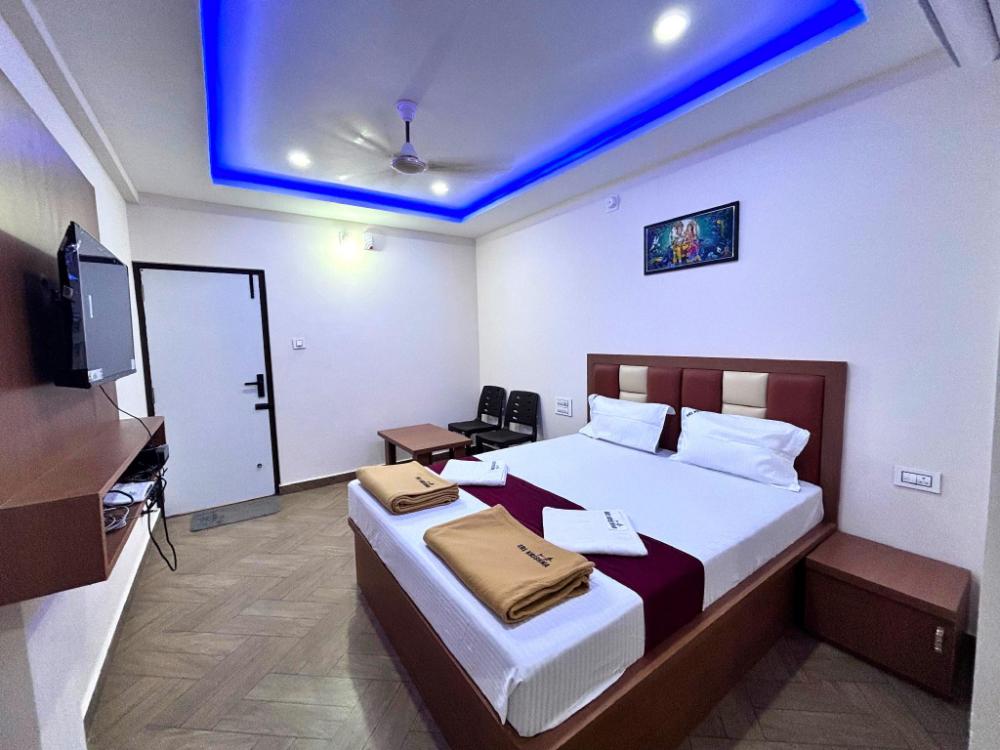 sri krishna lodge tekkatte