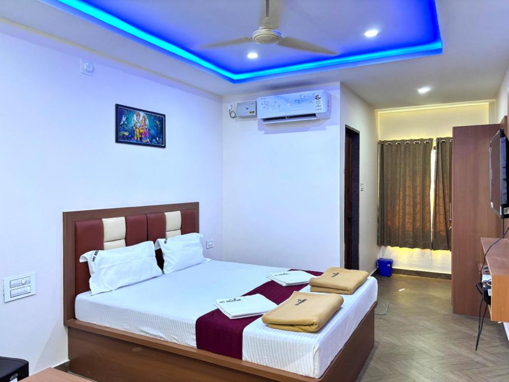 sri krishna lodge tekkatte