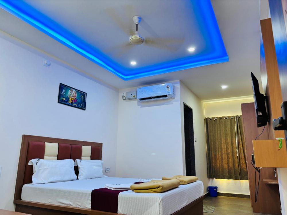 sri krishna lodge tekkatte