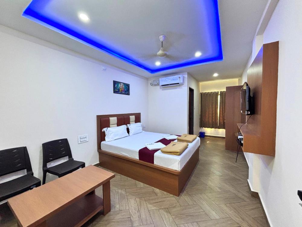 sri krishna lodge tekkatte