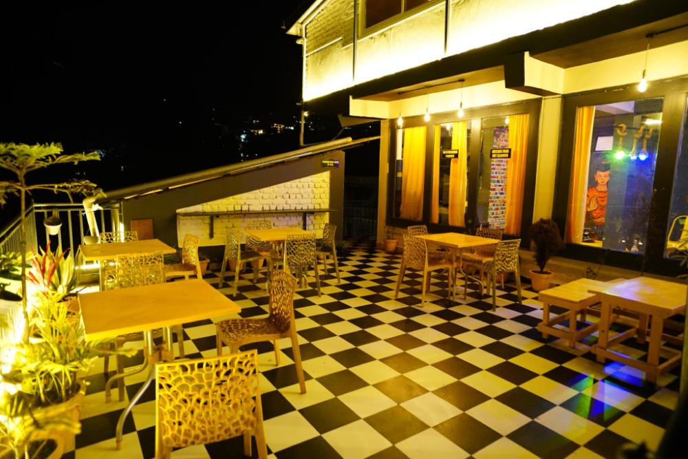 friends by alizeh bhagsunag mcleodganj