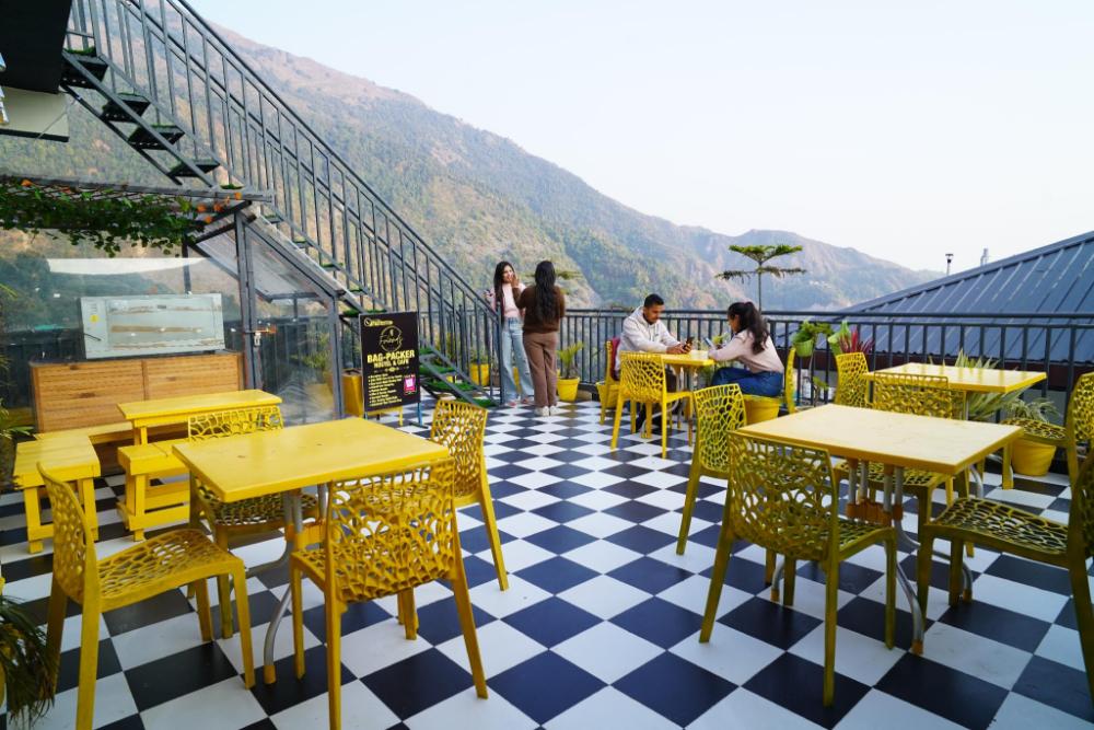 friends by alizeh bhagsunag mcleodganj