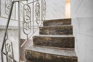 hotel o om sai palace