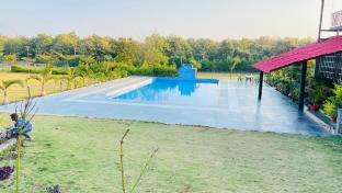 nature lovers resort