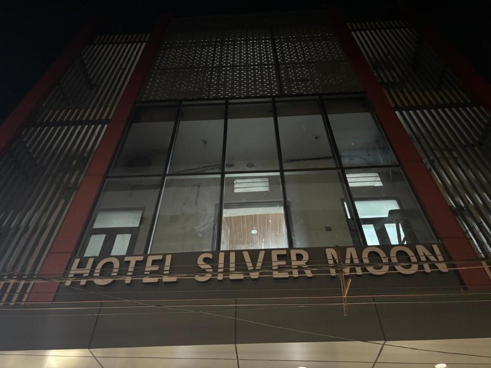 hotel silver moon