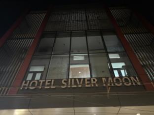 hotel silver moon