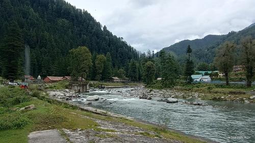 hiideout cottages and camps