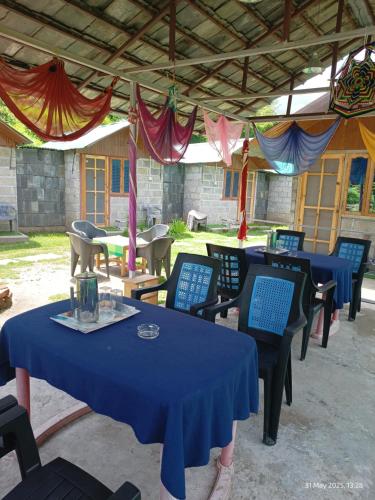 hiideout cottages and camps