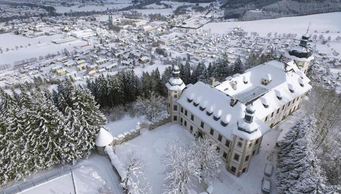 jufa schloss rothelstein