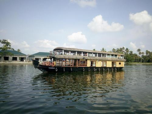 kerala nature houseboat by coco floatel