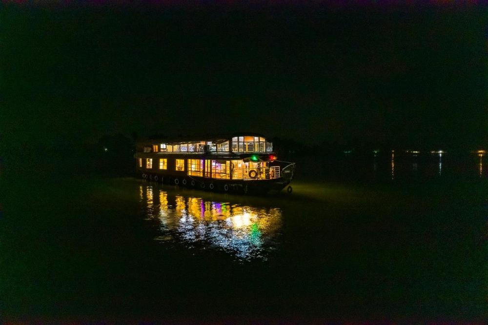 kerala nature houseboat by coco floatel