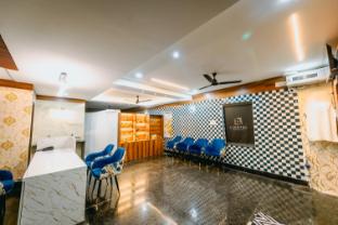 livotel premium hotel near kiit university