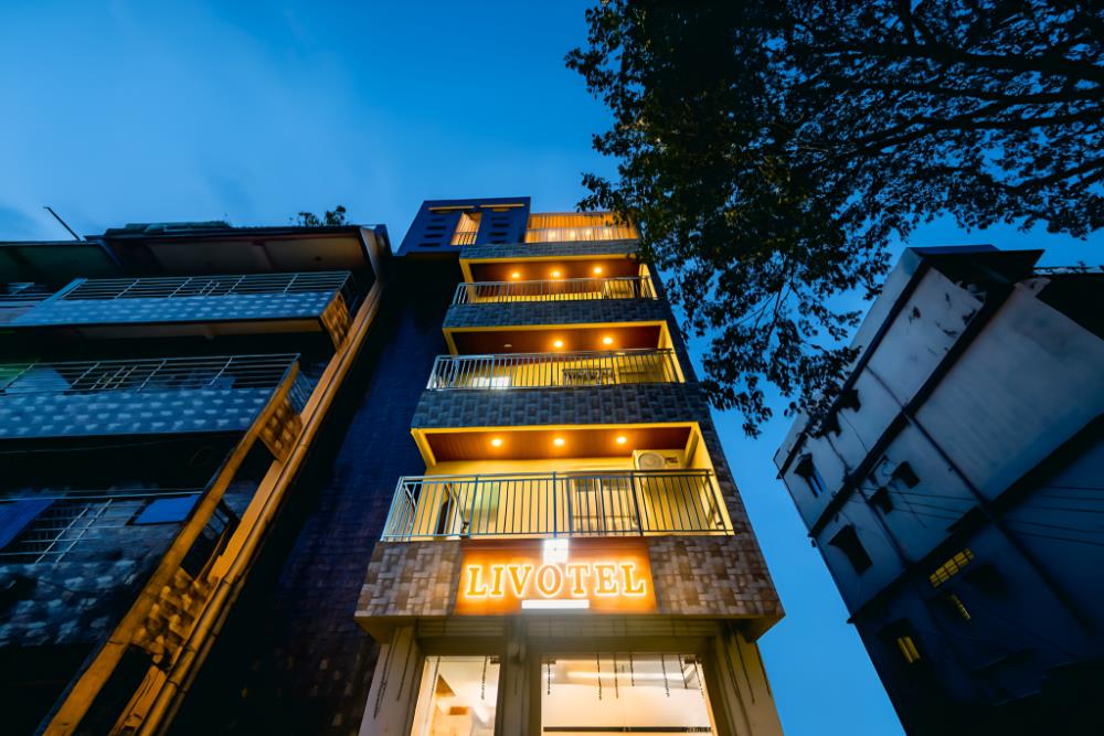 livotel premium hotel near kiit university