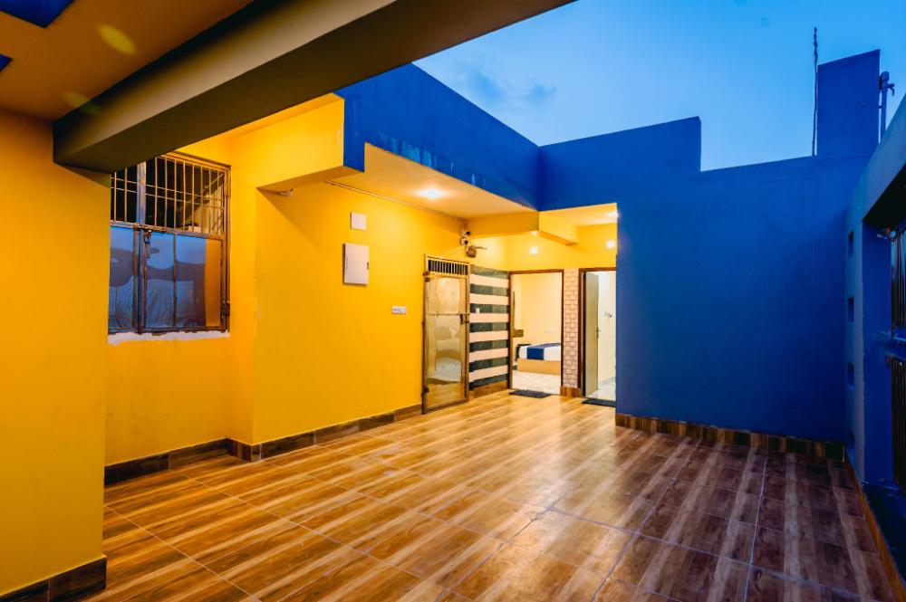 livotel premium hotel near kiit university