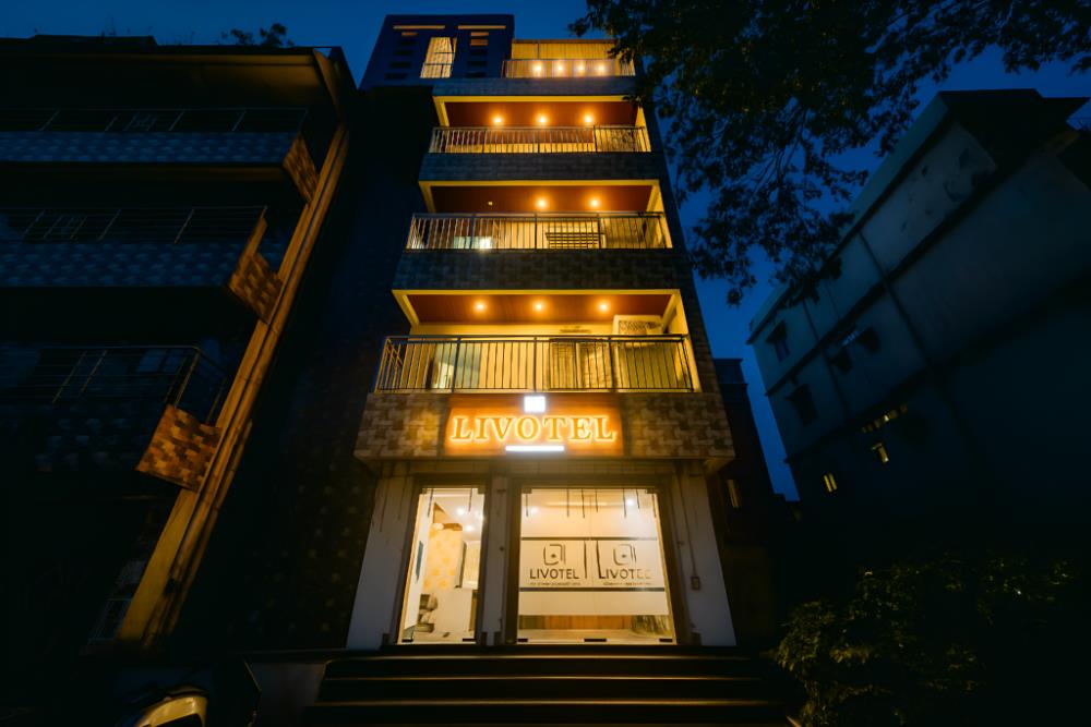 livotel premium hotel near kiit university