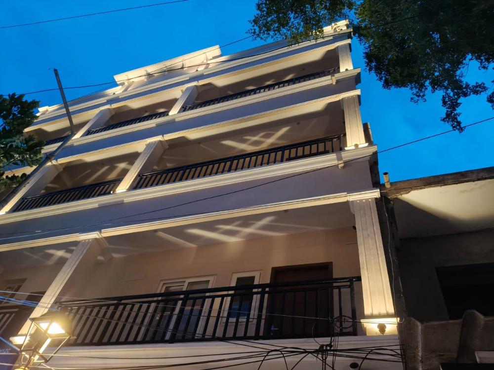 seaa breeze white town