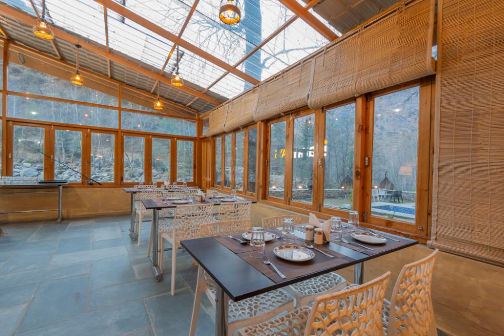 vivaan stays tirthan