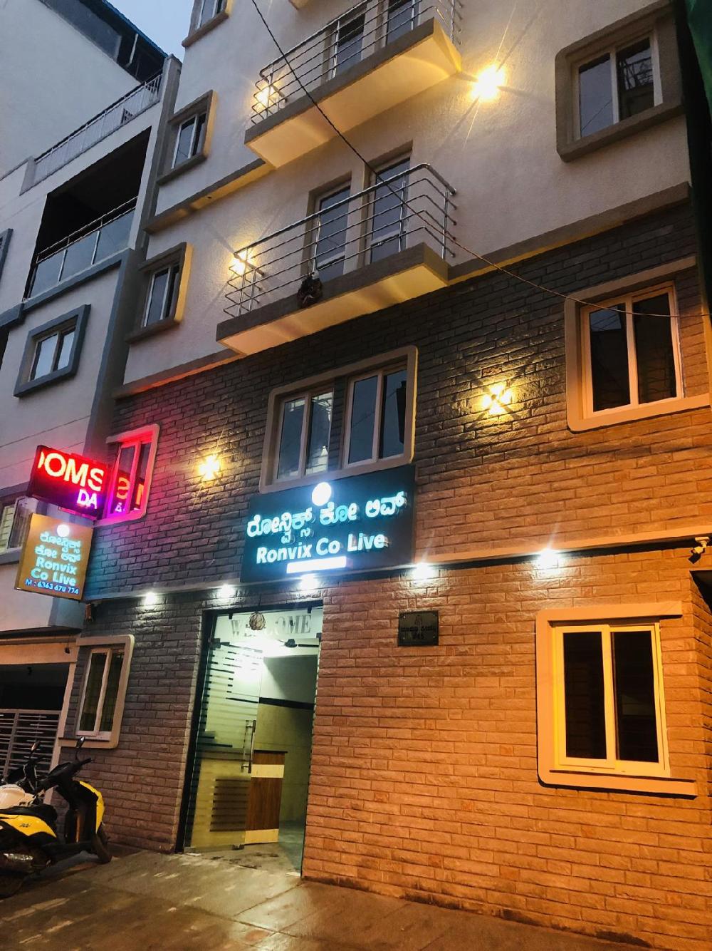 hotel ronvix madiwala