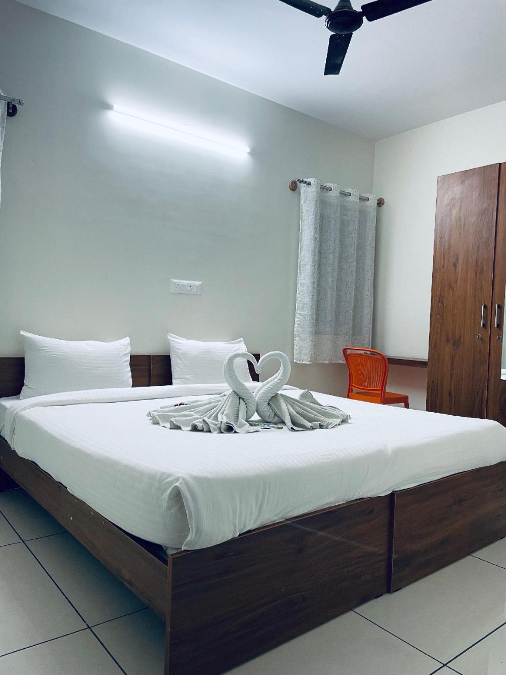 hotel ronvix madiwala