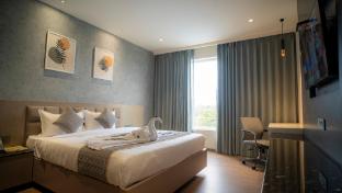 hotel tulips grand
