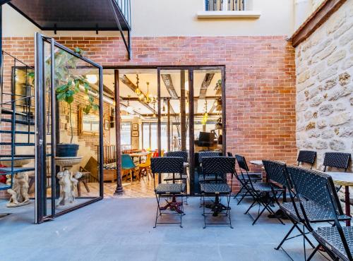Fraternity-Hotel,6 Rue Moret,5 star